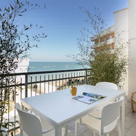 Apartament de închiriat pentru 1.343 EUR pe lună în Termoli, Via Adriatica