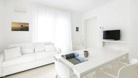 Apartment for rent for €2,000 per month in Termoli, Via Adriatica