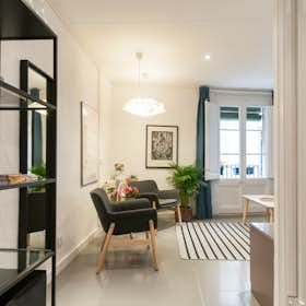 Apartment for rent for €2,950 per month in Barcelona, Passatge de Magarola