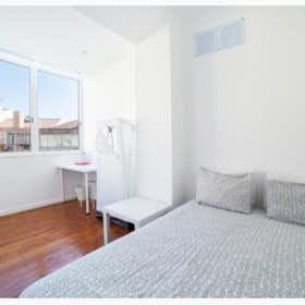 Private room for rent for €700 per month in Lisbon, Rua da Guiné