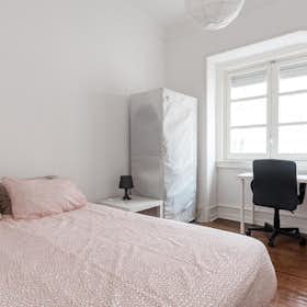 Private room for rent for €550 per month in Lisbon, Rua Carlos Mardel