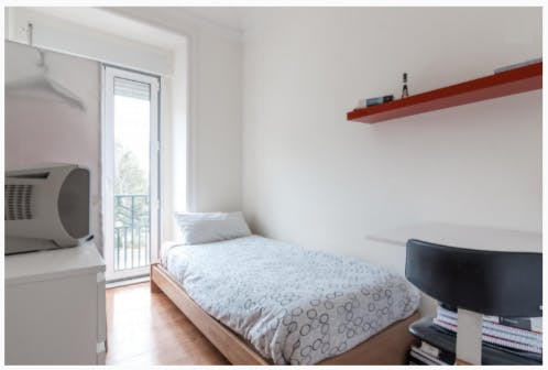Отдельная комната сдается в аренду за 450 € в месяц в Lisbon, Avenida Rovisco Pais