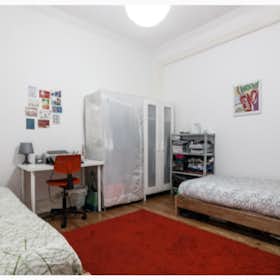 WG-Zimmer zu mieten für 450 € pro Monat in Lisbon, Avenida Rovisco Pais