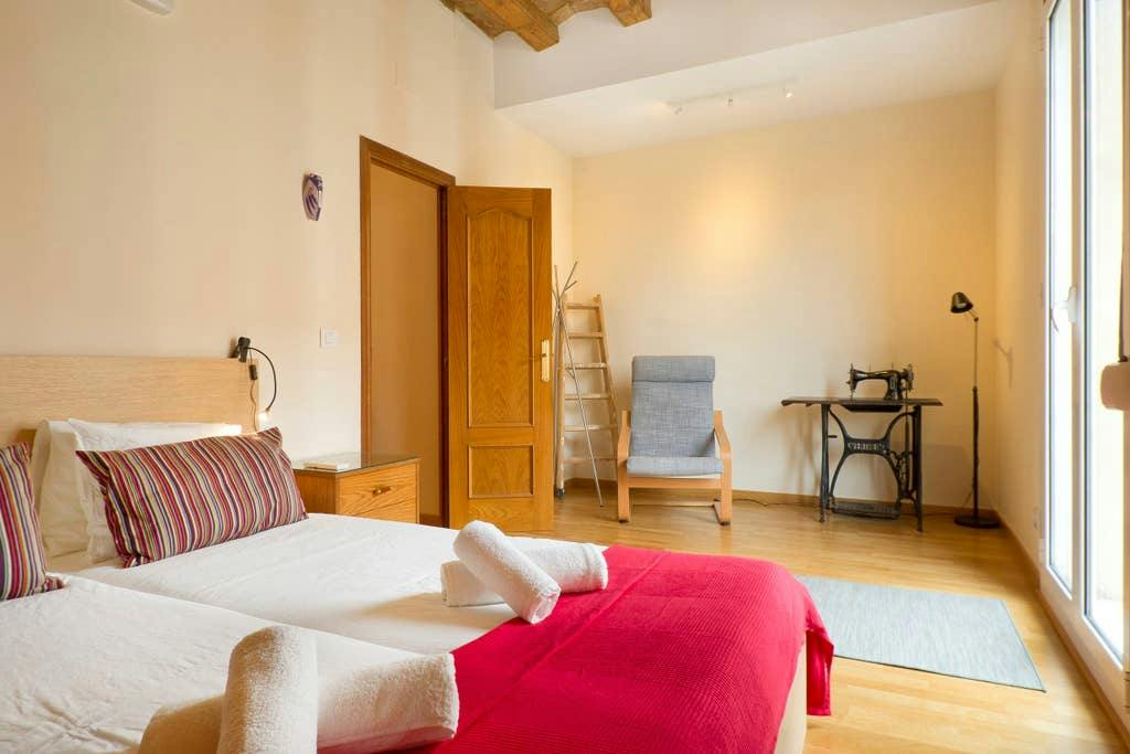 1-Bedroom Apartment in Carrer de Ramon Turró, Barcelona (1014607) ROOM 2