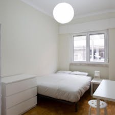 Private room for rent for €400 per month in Lisbon, Rua Abel Botelho