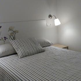 Apartment for rent for €1,299 per month in Madrid, Calle de Cebreros