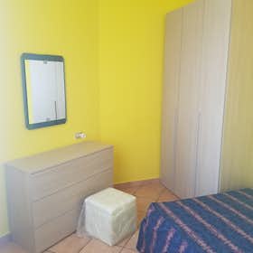 Apartament de închiriat pentru 660 EUR pe lună în Milan, Via Cusago