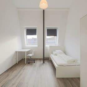Private room for rent for €720 per month in Berlin, Kottbusser Damm