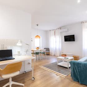 Apartment for rent for €1,650 per month in Valencia, Carrer de Santa Irene