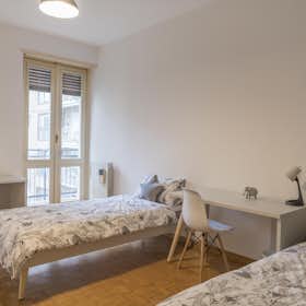 Shared room for rent for €1,180 per month in Milan, Via Savona
