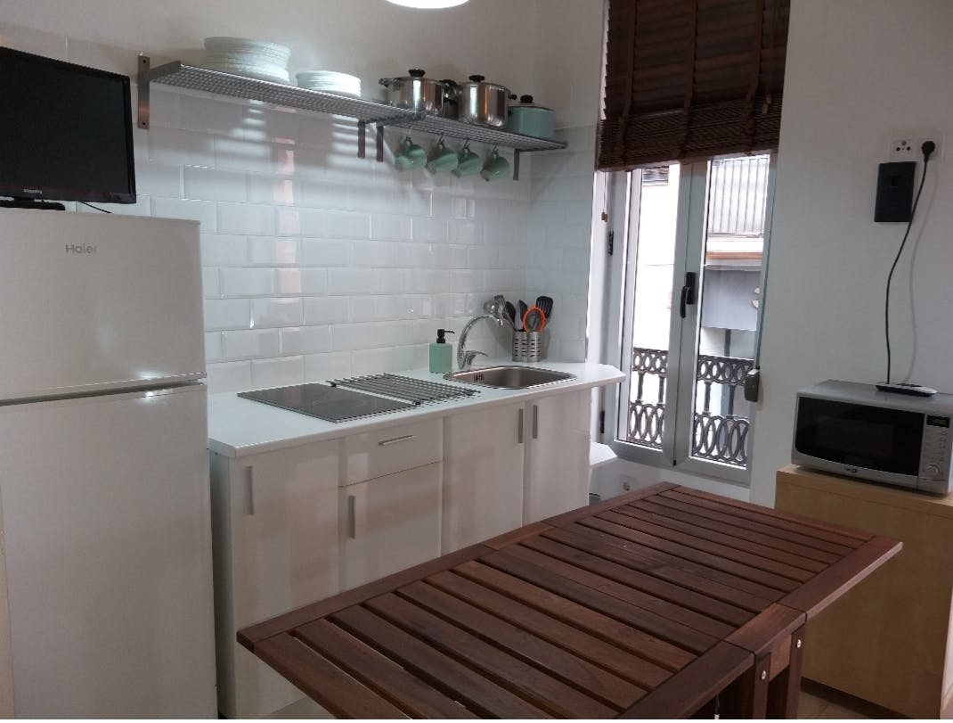 Garsonieră de închiriat pentru 1.250 EUR pe lună în Valencia, Carrer dels Ferros