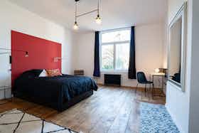 私人房间 正在以 €715 的月租出租，其位于 Liège, Rue Courtois