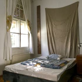 私人房间 正在以 HUF 121,950 的月租出租，其位于 Budapest, Pacsirtamező utca