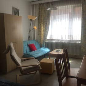 Studio for rent for €900 per month in Schaerbeek, Boulevard-Léopold III