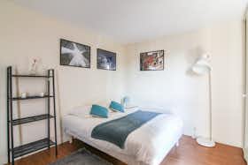 Отдельная комната сдается в аренду за 750 € в месяц в Rueil-Malmaison, Avenue d'Alsace-Lorraine
