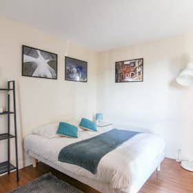 Privé kamer for rent for € 750 per month in Rueil-Malmaison, Avenue d'Alsace-Lorraine