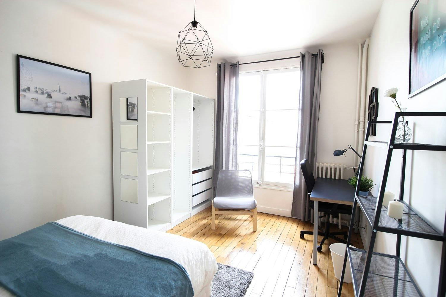 Private room for rent for €970 per month in Paris, Avenue de Versailles