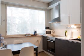 Habitación privada en alquiler por 530 € al mes en Helsinki, Neulapadontie