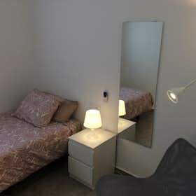 Private room for rent for €350 per month in Valencia, Calle Lo Rat Penat