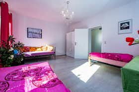 Appartement te huur voor € 1.600 per maand in Bonn, Wurzerstraße