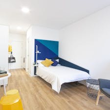 Studio for rent for 760 € per month in Lisbon, Avenida do Colégio Militar