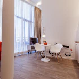 Studio for rent for €4,605 per month in Munich, Westendstraße