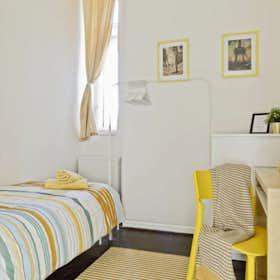 Private room for rent for HUF 128,669 per month in Budapest, József körút