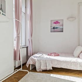Private room for rent for HUF 145,850 per month in Budapest, Izabella utca