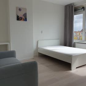 Private room for rent for €725 per month in Rotterdam, Dorpsweg