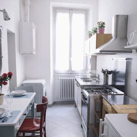 Apartment for rent for €1,910 per month in Milan, Corso Sempione