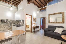 Apartment for rent for €1,650 per month in Florence, Via Panicale