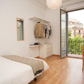 Private room for rent for €670 per month in Barcelona, Avinguda Diagonal