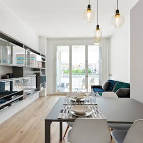 Apartment for rent for €2,400 per month in Milan, Via Serviliano Lattuada