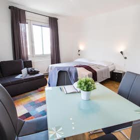 Apartment for rent for €2,200 per month in Vienna, Kröllgasse