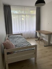 Private room for rent for €1,050 per month in Capelle aan den IJssel, Akkerwinde