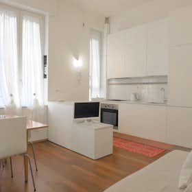 Apartment for rent for €1,740 per month in Milan, Via Giambellino