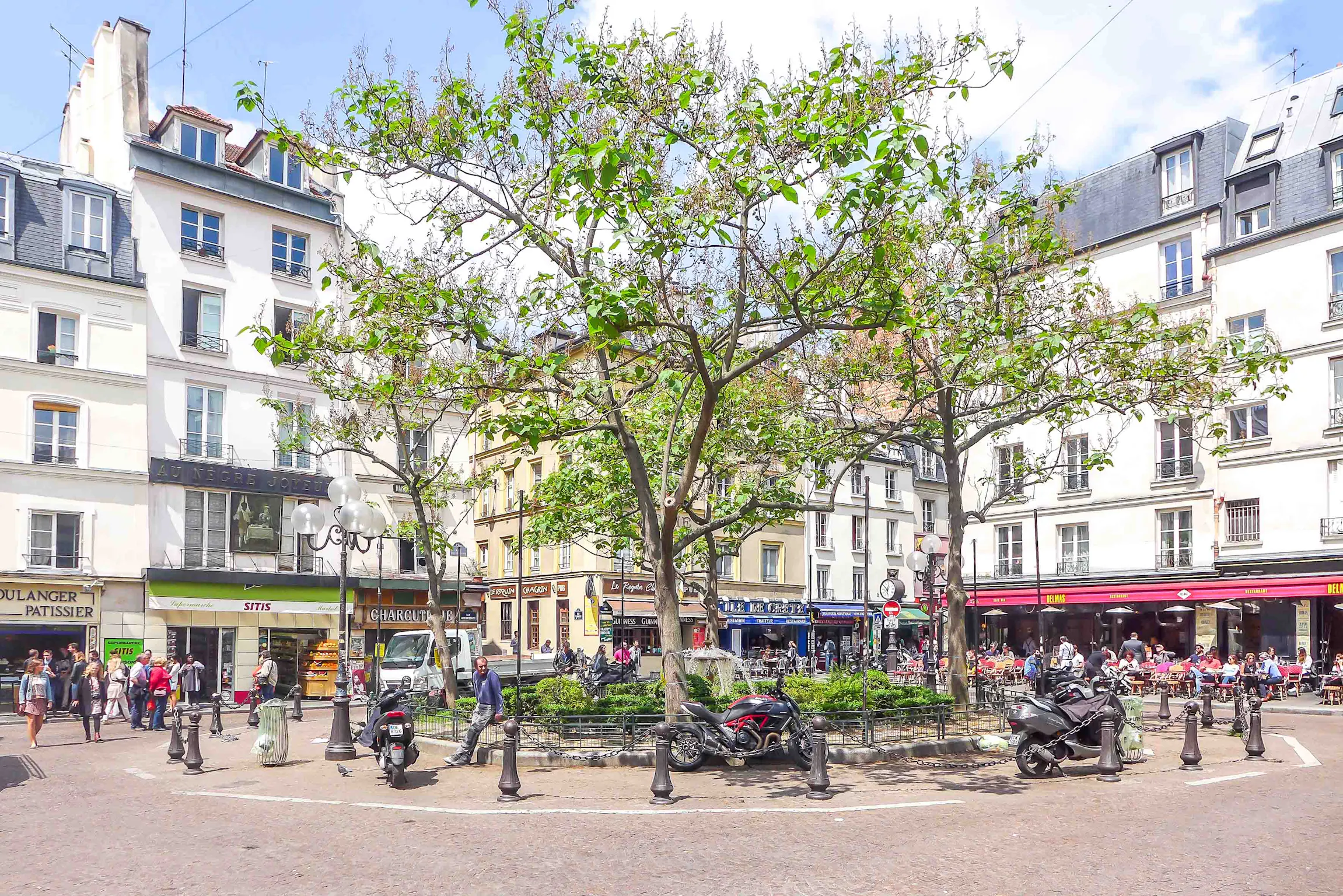 2-Bedroom Apartment in Rue du Cardinal Lemoine, Paris (1027332) ROOM 4