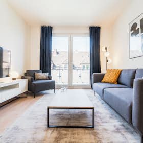 Apartment for rent for €1,790 per month in Hamburg, Osterfeldstraße