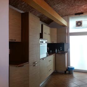 Apartment for rent for €2,200 per month in Milan, Via Evangelista Torricelli