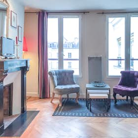 Studio for rent for €1,450 per month in Paris, Rue du Cherche-Midi