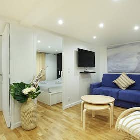 Apartment for rent for €6,000 per month in Paris, Passage du Caire