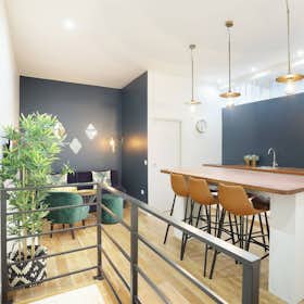 Apartment for rent for €5,500 per month in Paris, Rue Saint-Denis