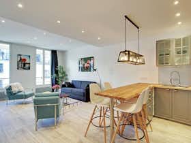 Apartment for rent for €5,000 per month in Paris, Rue Saint-Denis