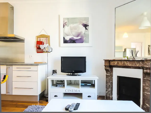 2-Bedroom Apartment in Rue de Turenne, Paris (1028001) room image 1