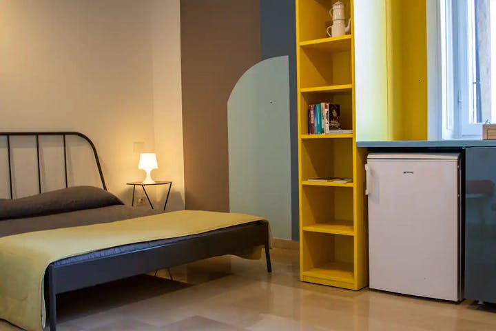 Studio for rent for €1,390 per month in Milan, Via dei Piatti