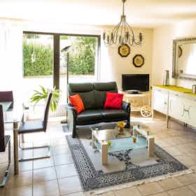 Apartment for rent for €1,350 per month in Bonn, Hinter Hoben