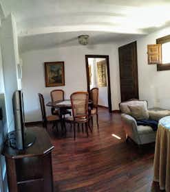 Appartement te huur voor € 950 per maand in Granada, Cuesta del Chapiz