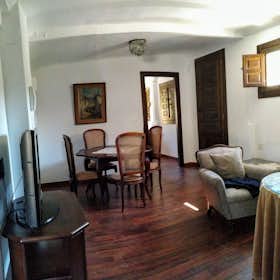 Appartement te huur voor € 900 per maand in Granada, Cuesta del Chapiz