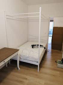 Private room for rent for €690 per month in Offenbach, Richard-Wagner-Straße