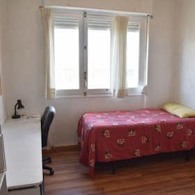 Private room for rent for €370 per month in Madrid, Calle de Ibiza